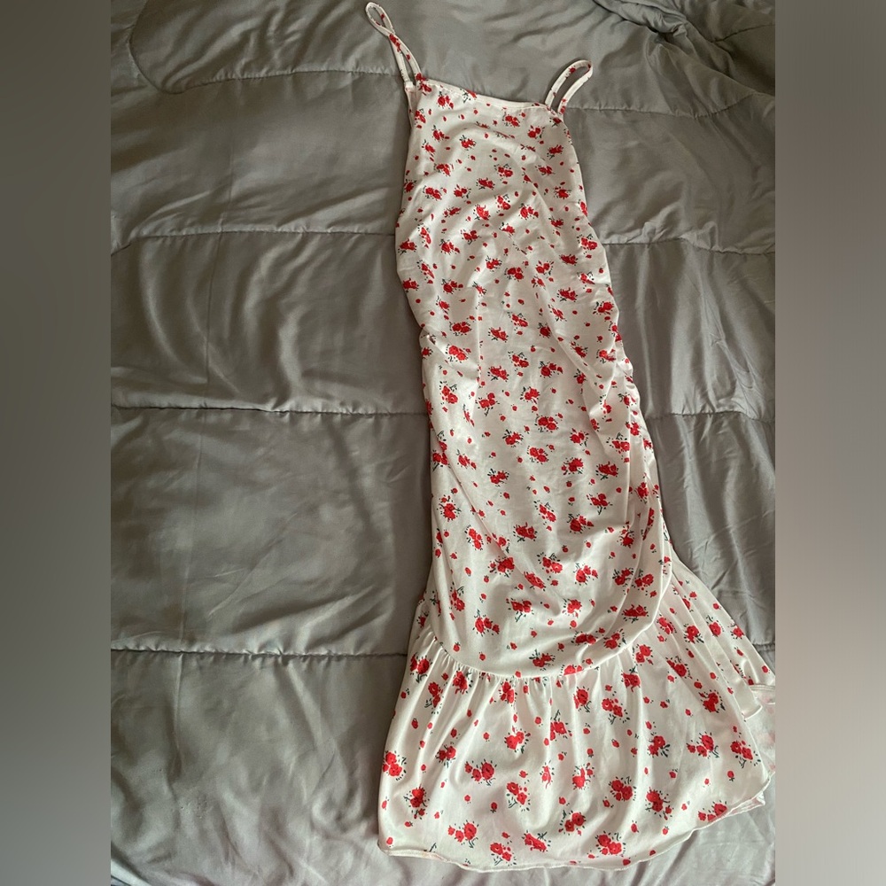 WHITE & RED SUMMER DRESS ❤️🤍 - Picture 3 of 7